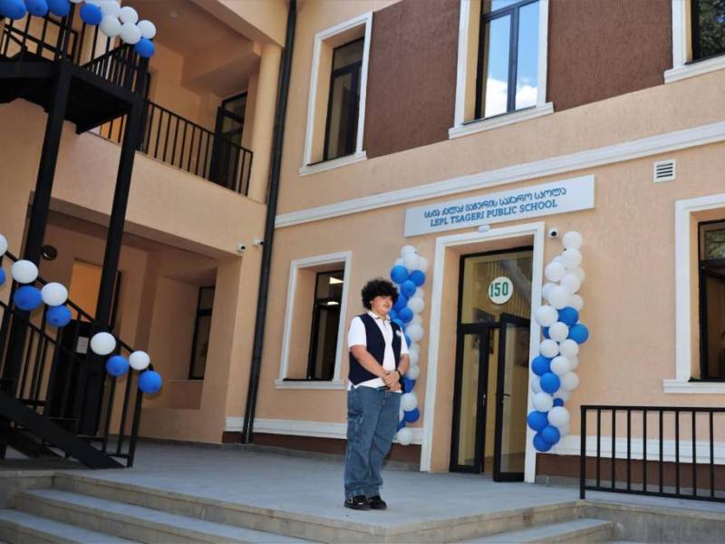 რაჭა-ლეჩხუმისა და ქვემო სვანეთის რეგიონში ამბროლაურის მუნიციპალიტეტის სოფელ ლიხეთის, დაბა ლენტეხის N1 და ქალაქ ცაგერის საჯარო სკოლები გაიხსნა.